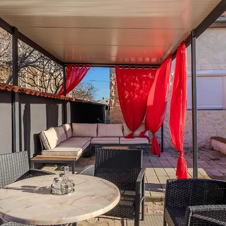 Villa Dalmacija Holiday home *